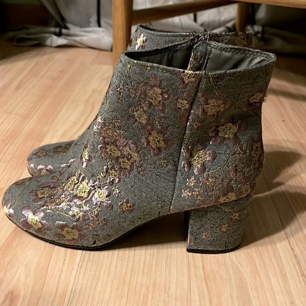 Zigi Soho Nydia Floral Embroidered Ankle Boots